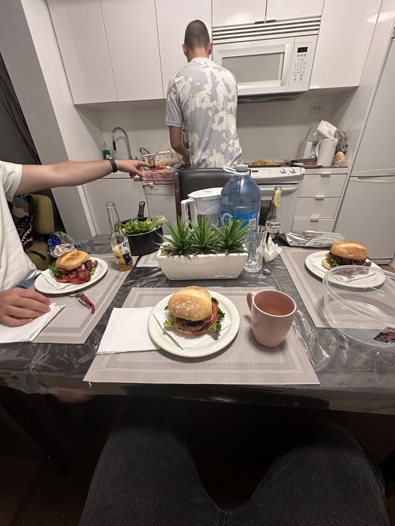 Ivo et ses hamburgers