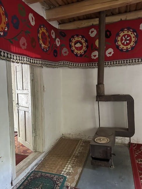 Jumaboy Guesthouse