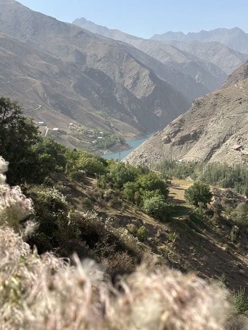 Lacs Tadjikistan et montagne