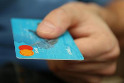 Comment réduire ses frais à l'étranger ?